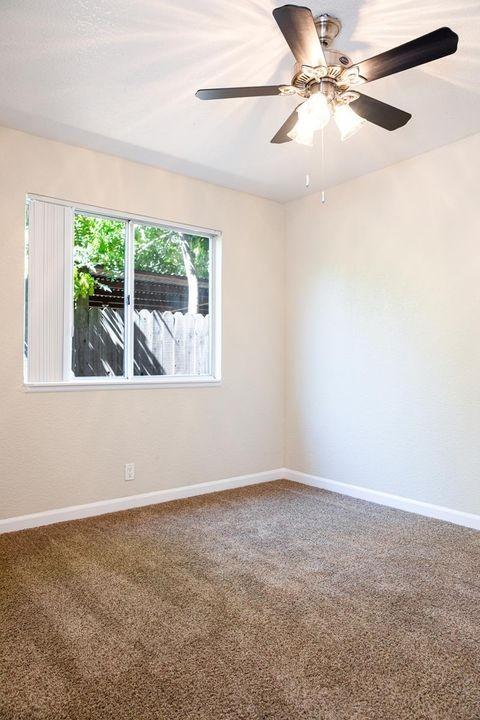 property for rent #26